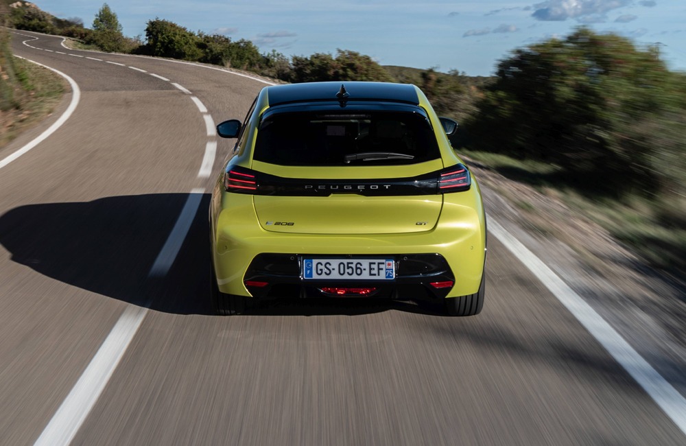 Peugeot e-208 retaguarda