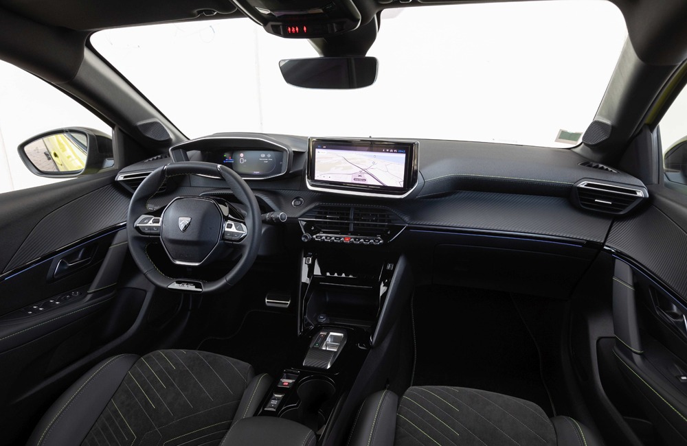 Peugeot e-208 interior