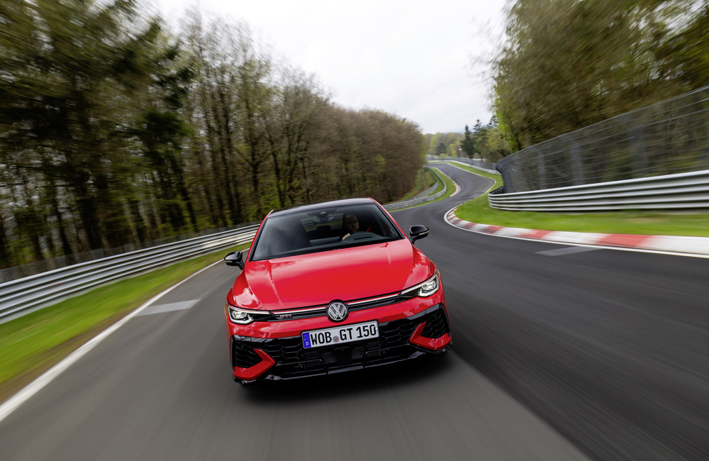 01_-Golf-GTI-EDITION-50-Volkswagen-apresenta-o-GTI-de-produção-mais-potente-de-sempre