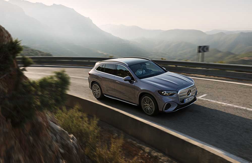 Mercedes-GLC-Elétrico-Três-Quartos-Frente-Visto-de-Cima