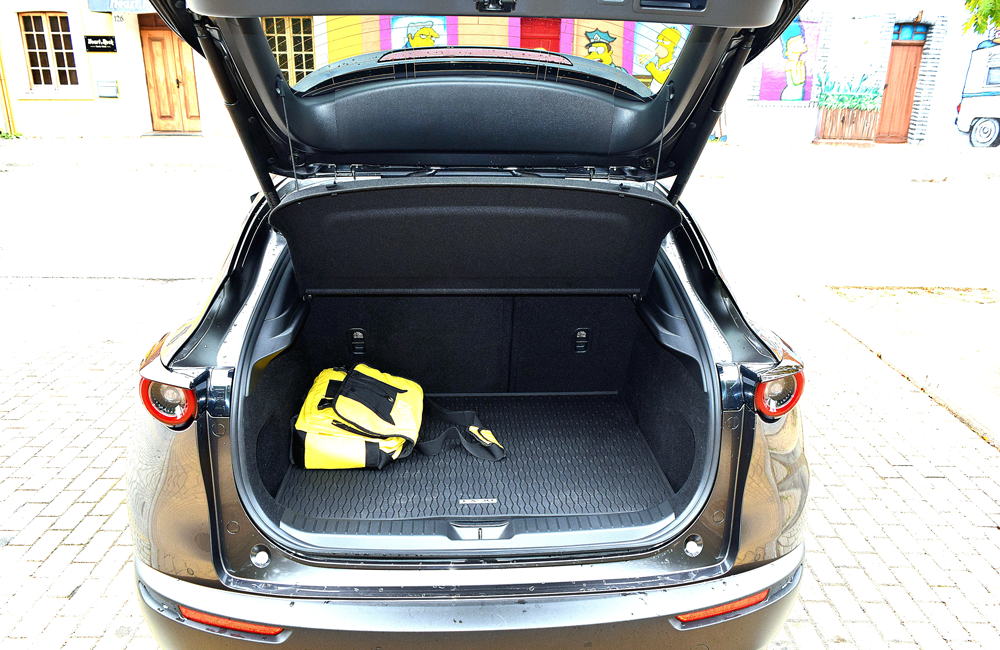 Mazda-CX30-bag