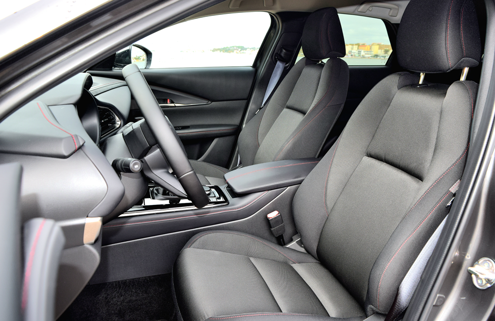 interior Mazda CX-30