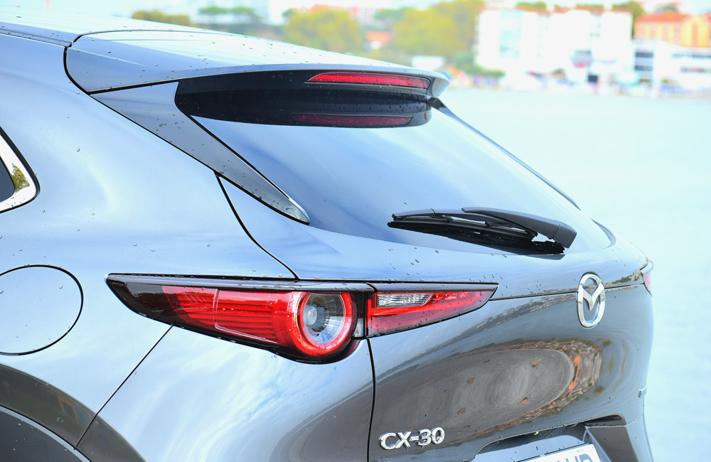 Mazda-CX30-detalhe-tras