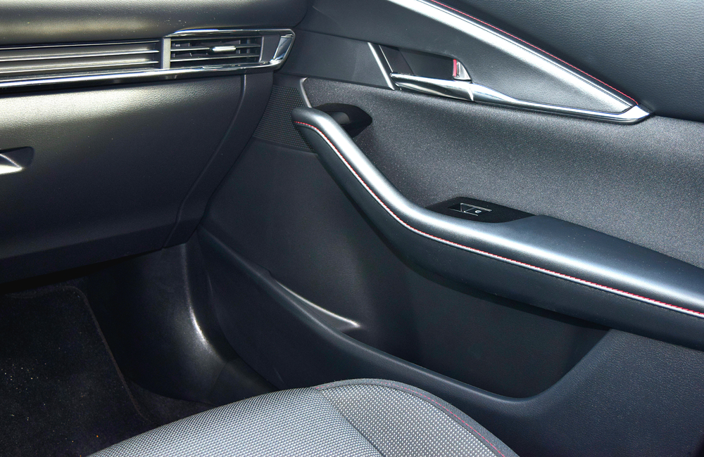 Mazda-CX30-porta