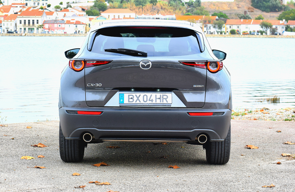 Mazda-CX30-tras