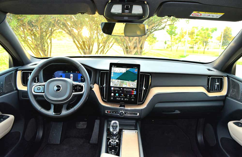 Volvo XC60 PHEV interior
